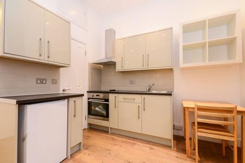 Studio to rent, Finborough Road, Earls Court, London, SW10