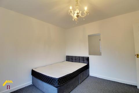 2 bedroom flat to rent, Bentley Road, Doncaster DN5