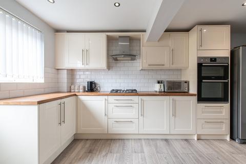32 Nansen Road, Gravesend, DA12 5DA