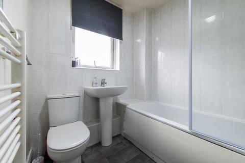 32 Nansen Road, Gravesend, DA12 5DA