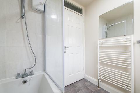 32 Nansen Road, Gravesend, DA12 5DA
