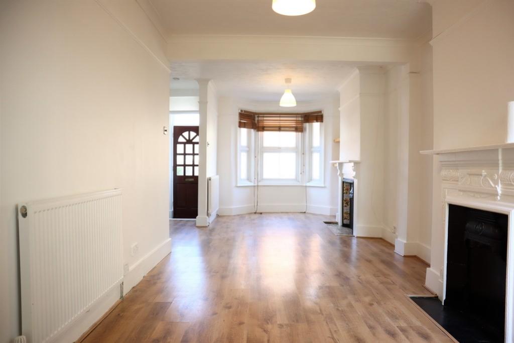 Street, Milton Keynes MK2 2 bed terraced house to rent £1,200