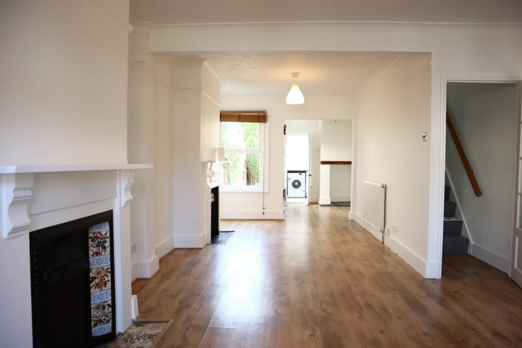 Street, Milton Keynes MK2 2 bed terraced house to rent £1,200