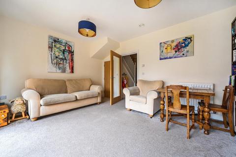 27 Wilkes Close, London, NW7 1FP