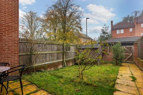 27 Wilkes Close, London, NW7 1FP
