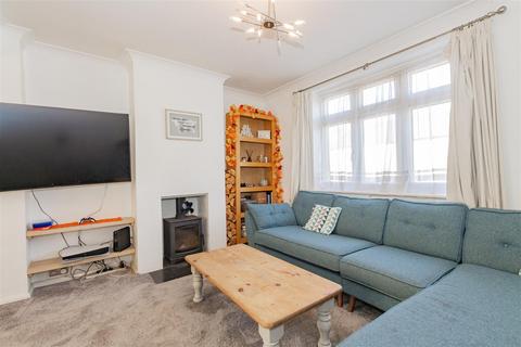 32 Whitehill Road, Crayford, Dartford, DA1 4AA