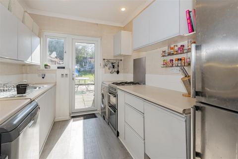 32 Whitehill Road, Crayford, Dartford, DA1 4AA