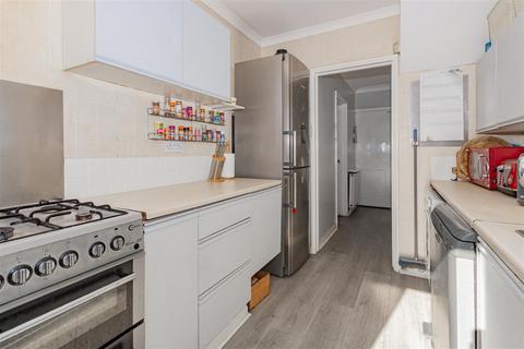 32 Whitehill Road, Crayford, Dartford, DA1 4AA