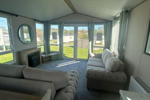 2 bedroom static caravan for sale, Sand le Mere Holiday Park