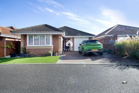 3 bedroom bungalow for sale, Dairy Meadow Gardens, Walton On The Naze CO14