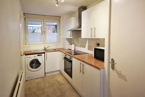 1 bedroom apartment to rent, Otho Court, Brentford Dock