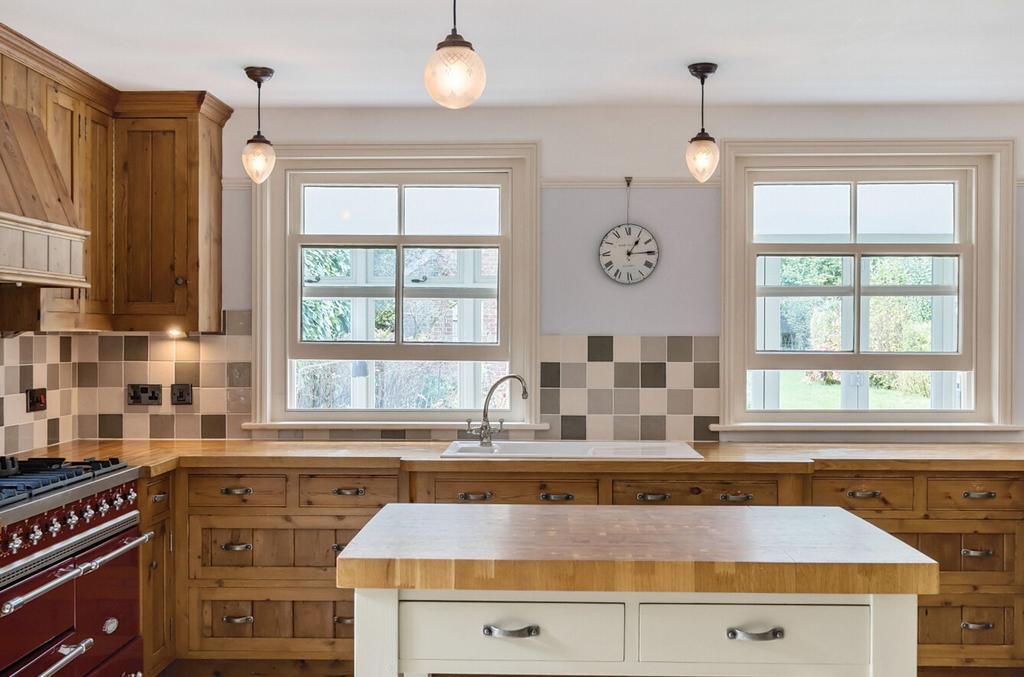 Newfield Road, Liss, GU33 4 bed cottage for sale £800,000