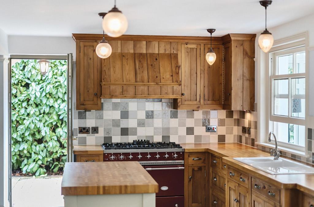 Newfield Road, Liss, GU33 4 bed cottage for sale £800,000