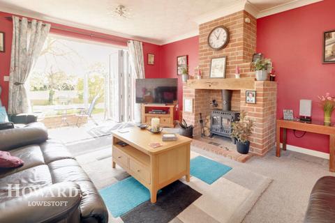 Magnolia Cottage Black Street, Gisleham, Lowestoft, NR33 8EN