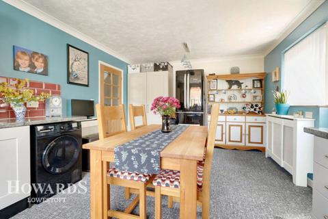 Magnolia Cottage Black Street, Gisleham, Lowestoft, NR33 8EN