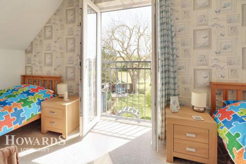 Magnolia Cottage Black Street, Gisleham, Lowestoft, NR33 8EN