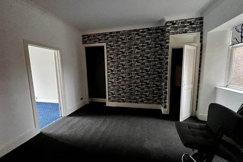 2 bedroom flat to rent, London Road, Neath,