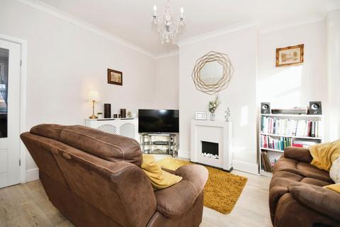 3 bedroom end of terrace house for sale, Clarence Road, Chesterfield, S40 1LU