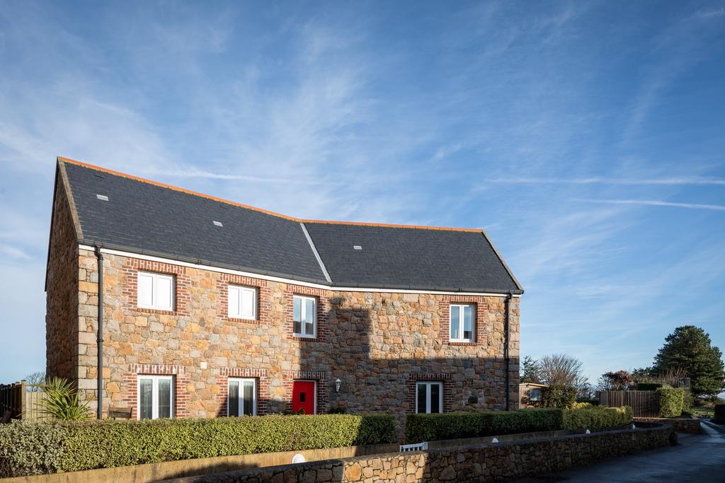 La Rue Des Pallieres, St. Ouen, Jersey 3 bed detached house to rent £
