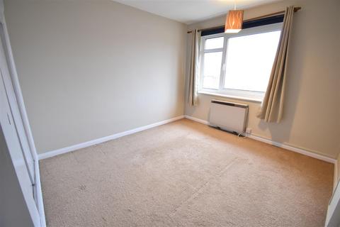 2 bedroom flat to rent, Windsor Court, Kingston