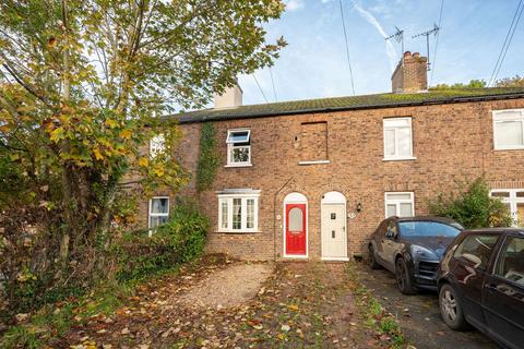 2 bedroom terraced house for sale, Station Road, Horsham, RH13