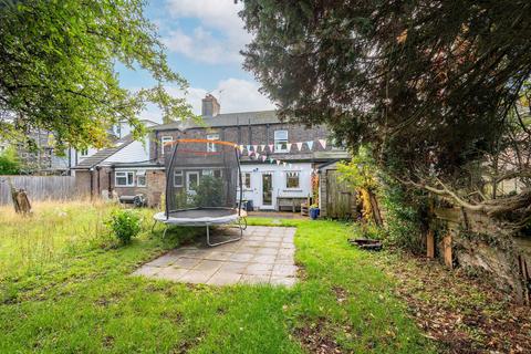 2 bedroom terraced house for sale, Station Road, Horsham, RH13