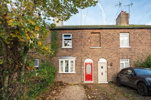 2 bedroom terraced house for sale, Station Road, Horsham, RH13