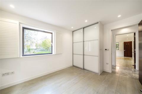 3 bedroom detached house to rent, Montaigne Close, London SW1P