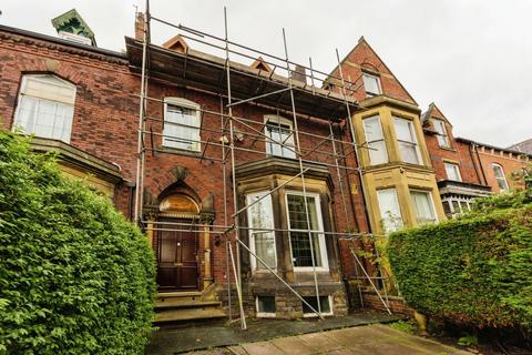 7 bedroom terraced house for sale, Queens Road, Oldham OL8