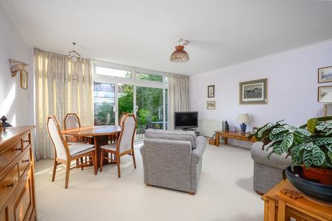 2 bedroom end of terrace house for sale, Ingrams Close, Hersham Village, KT12