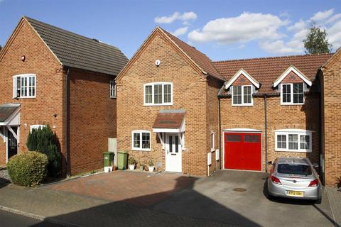 3 bedroom semi-detached house to rent, Faraday Drive, Shenley Lodge