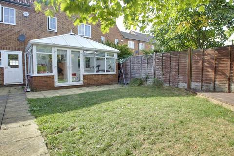 3 bedroom semi-detached house to rent, Faraday Drive, Shenley Lodge