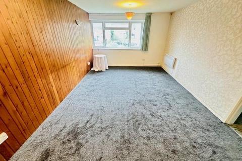 2 bedroom maisonette to rent, Firsholm Close, Sutton Coldfield