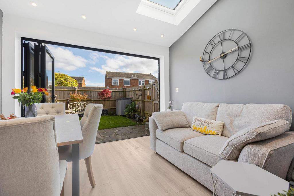 Fletcher Road, Oxford, OX4 2 bed semidetached house for sale £375,000