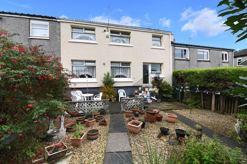 Livingstone Court, Kilmarnock KA3 3 bed terraced house for sale £75,000