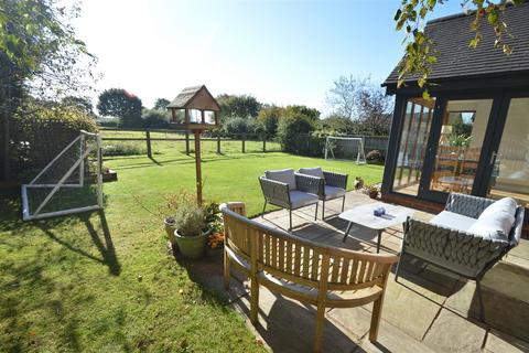 4 bedroom detached house for sale, New Oak, Wistanswick