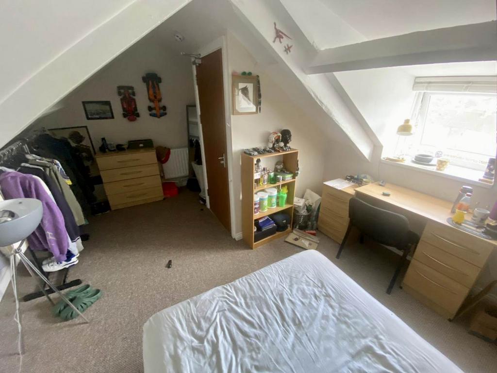 Attic room 2