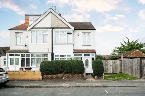 1b York Road, Chingford, London, E4 8QL