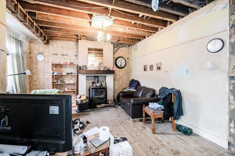 1b York Road, Chingford, London, E4 8QL