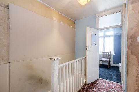 1b York Road, Chingford, London, E4 8QL