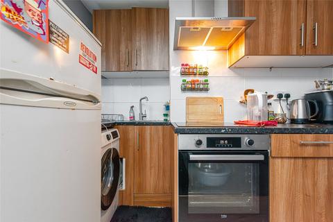 Studio to rent, Finchley Lodge, North Finchley, London, N12