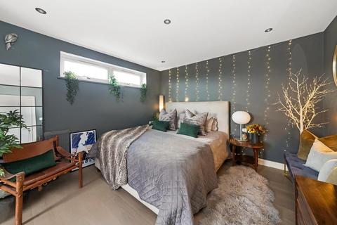 Flat 4, Chalice Court, 41 Chevening Road, London, SE19 3TD