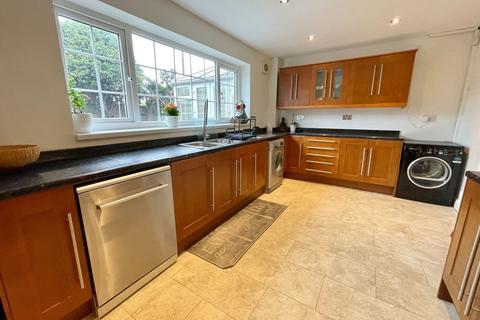 4 bedroom detached house for sale, Lugtrout Lane, Solihull