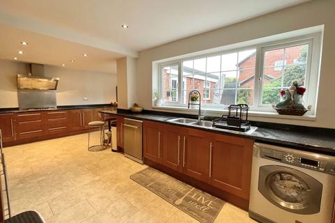 4 bedroom detached house for sale, Lugtrout Lane, Solihull