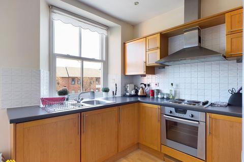 2 bedroom flat for sale, North Bar Street, Banbury OX16