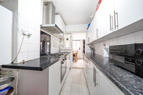 3 bedroom end of terrace house for sale, Drake Road, Harrow