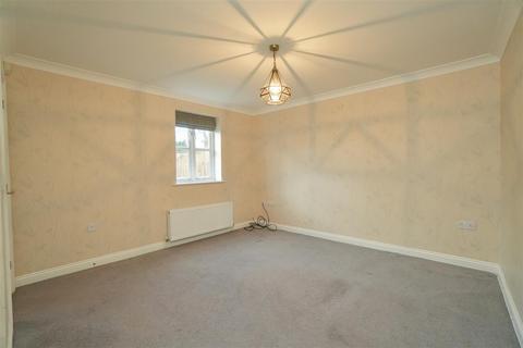 3 bedroom terraced house to rent, White House Close, Tollerton, York