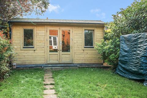 12 Pembury Close, Bromley, BR2 7PS