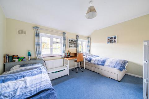 12 Pembury Close, Bromley, BR2 7PS