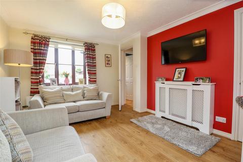 3 bedroom semi-detached house for sale, Oak Tree Way, Horsham